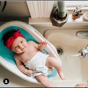 Infant summer bath rinsed